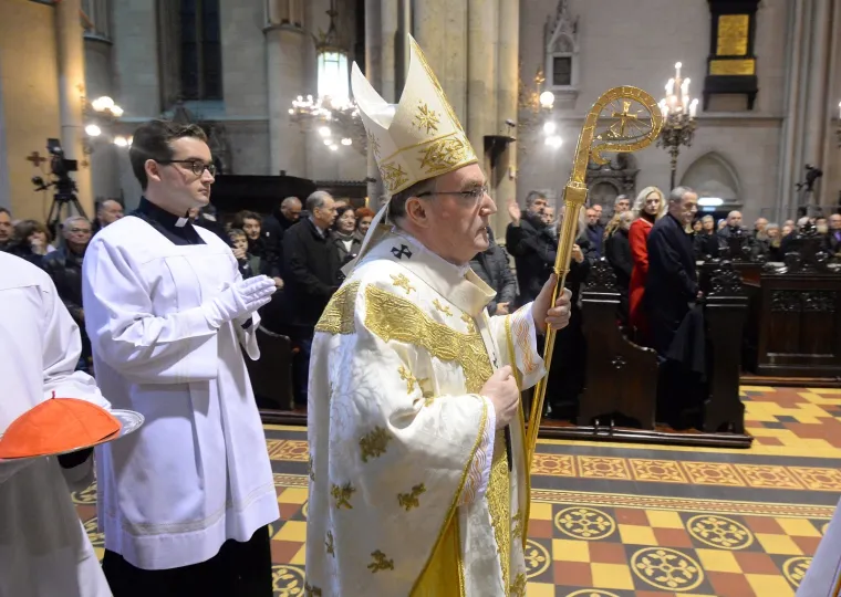 Polnoćku u zagrebačkoj katedrali predvodio Bozanić: Na misu do&scaron;ao i Bandić...
