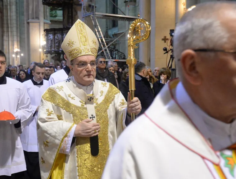 Polnoćku u zagrebačkoj katedrali predvodio Bozanić: Na misu do&scaron;ao i Bandić...