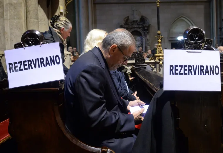 Polnoćku u zagrebačkoj katedrali predvodio Bozanić: Na misu do&scaron;ao i Bandić...