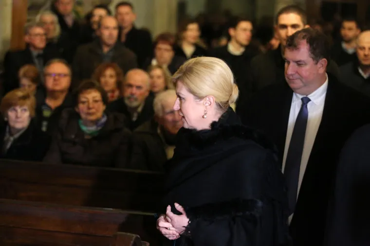 VRH HDZ-A NA BOŽIĆNOJ MISI U ZAGREBAČKOJ KATEDRALI: Pogledajte tko je sve stigao