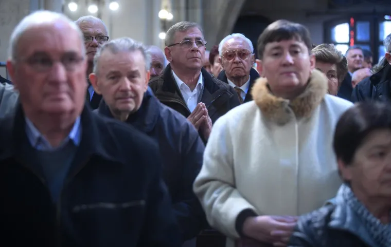 VRH HDZ-A NA BOŽIĆNOJ MISI U ZAGREBAČKOJ KATEDRALI: Pogledajte tko je sve stigao