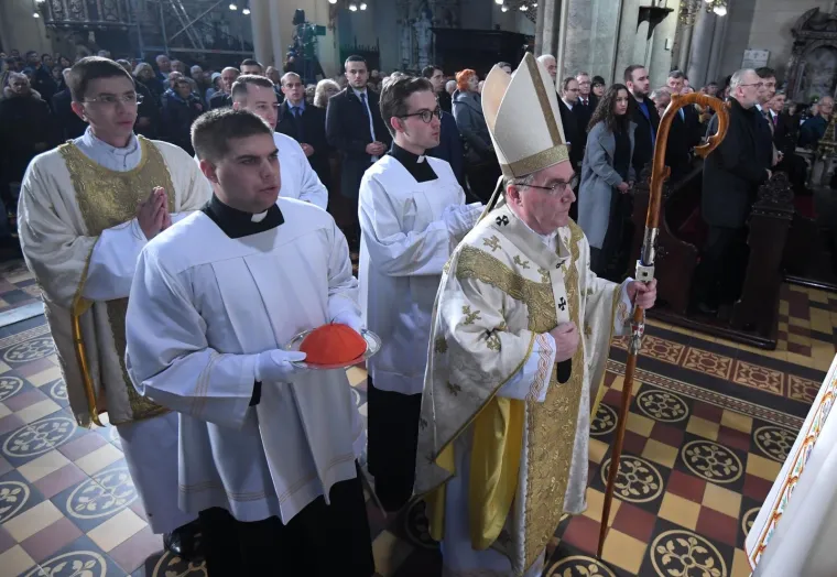 VRH HDZ-A NA BOŽIĆNOJ MISI U ZAGREBAČKOJ KATEDRALI: Pogledajte tko je sve stigao