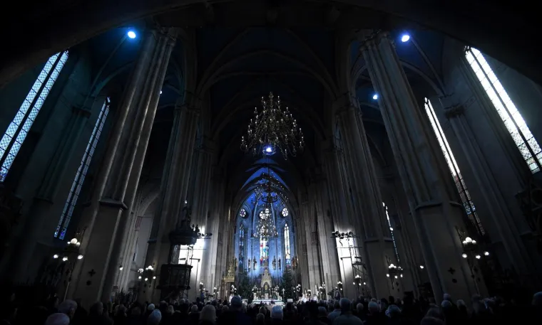 VRH HDZ-A NA BOŽIĆNOJ MISI U ZAGREBAČKOJ KATEDRALI: Pogledajte tko je sve stigao