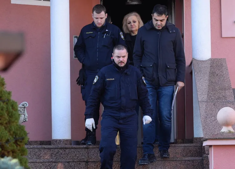 PAVLE KALINIĆ HEROJSKI SPASIO LJUDE IZ POŽARA: U kući jo&scaron; traje policijski očevid