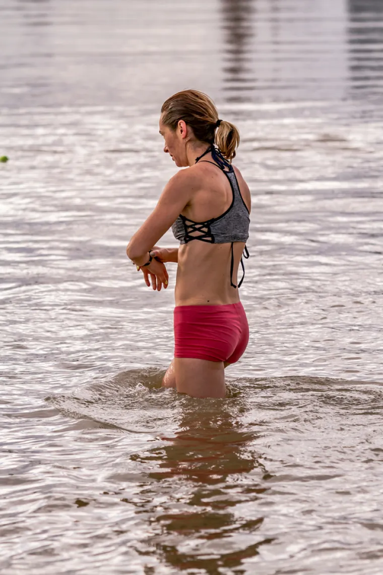 BRČKANJE U RIJECI NAKON BLAGDANA: Osječani zaigrali picigin na Dravi