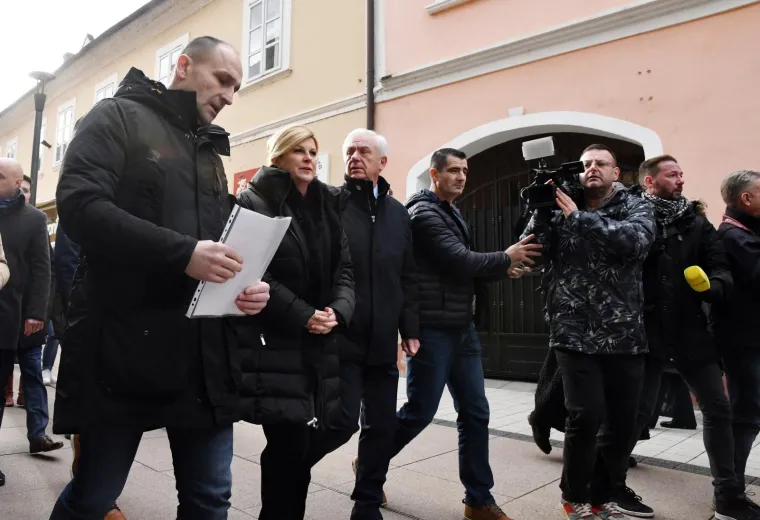 Predsjednička kandidatkinja HDZ-a Kolinda Grabar Kitarović u sklopu kampanje uoči drugog kruga izbora posjetila je Požegu i Pleternicu.