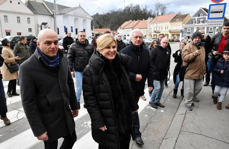 Grabar Kitarović posjetila Požegu i Pleternicu, družila se s Culejom i pozdravila s Franjom Lucićem