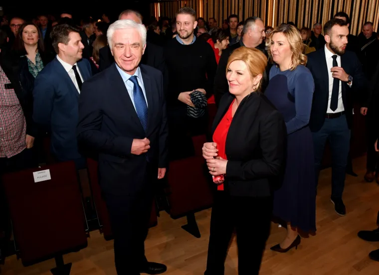 Grabar Kitarović došla je i u Pleternicu i održala govor..
