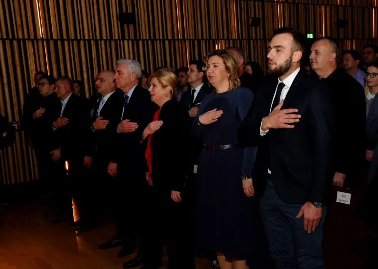 Grabar Kitarović posjetila Požegu i Pleternicu, družila se s Culejom i pozdravila s Franjom Lucićem