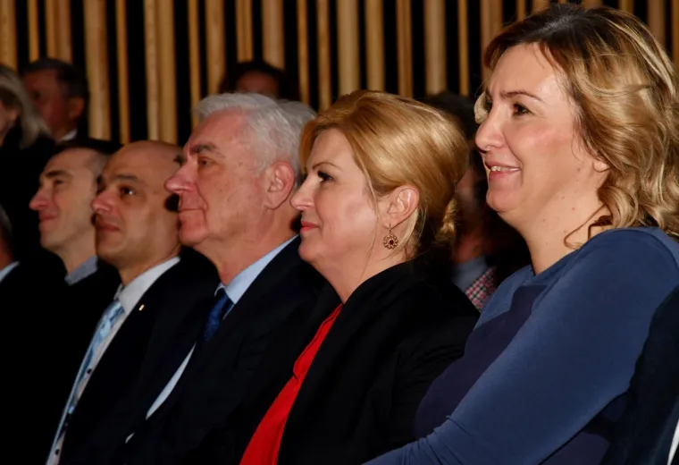Grabar Kitarović posjetila Požegu i Pleternicu, družila se s Culejom i pozdravila s Franjom Lucićem