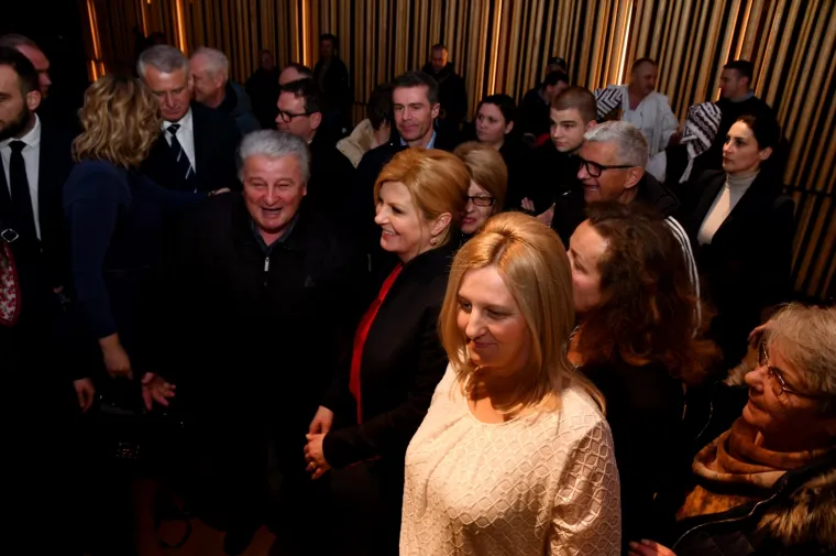 Grabar Kitarović posjetila Požegu i Pleternicu, družila se s Culejom i pozdravila s Franjom Lucićem