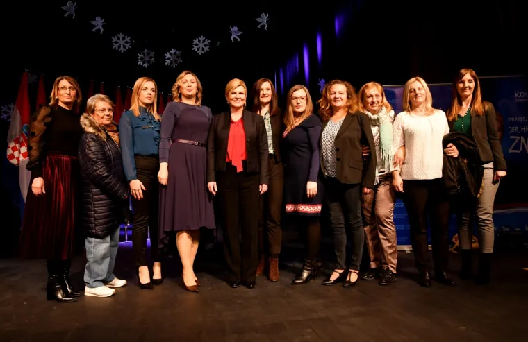 Grabar Kitarović posjetila Požegu i Pleternicu, družila se s Culejom i pozdravila s Franjom Lucićem