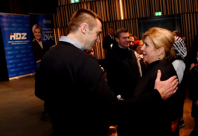 Grabar Kitarović posjetila Požegu i Pleternicu, družila se s Culejom i pozdravila s Franjom Lucićem