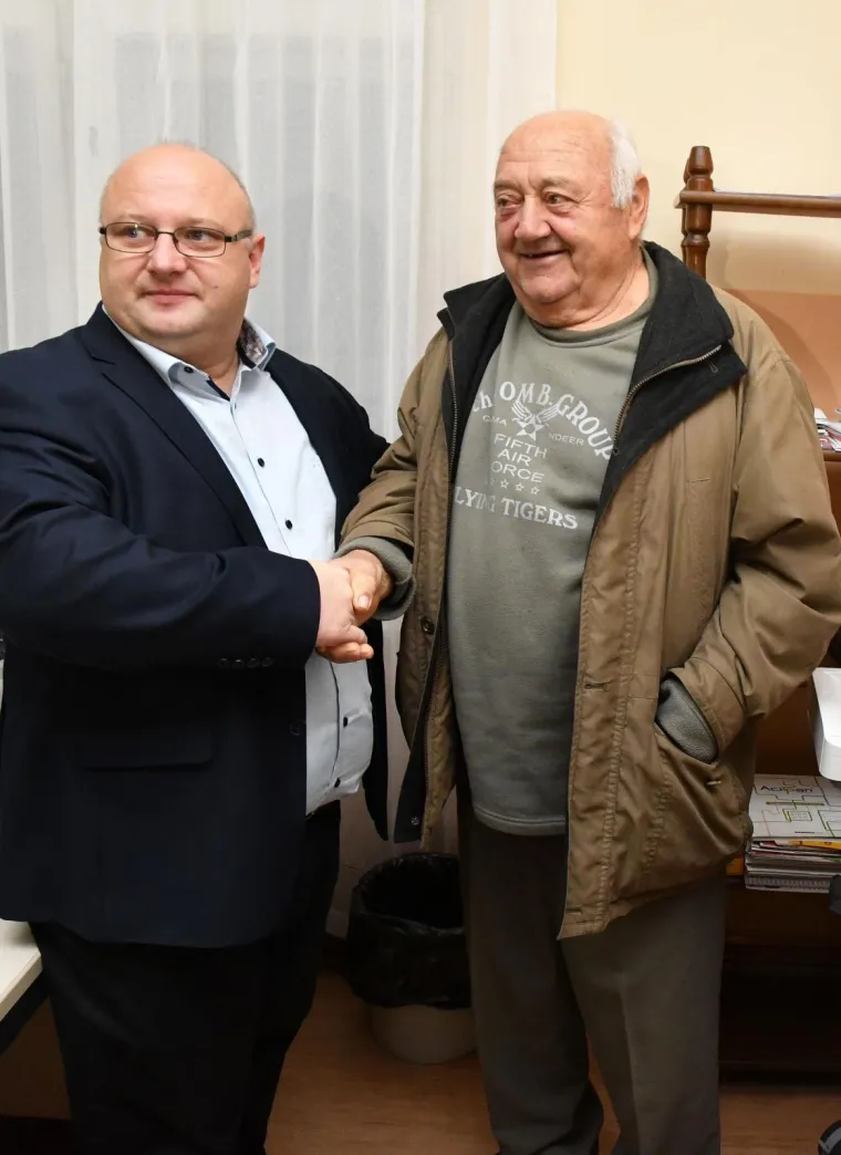 Poklon za Božić! Umirovljenik, povratnik iz &Scaron;vicarske, kupio je novi EKG uređaj Domu zdravlja