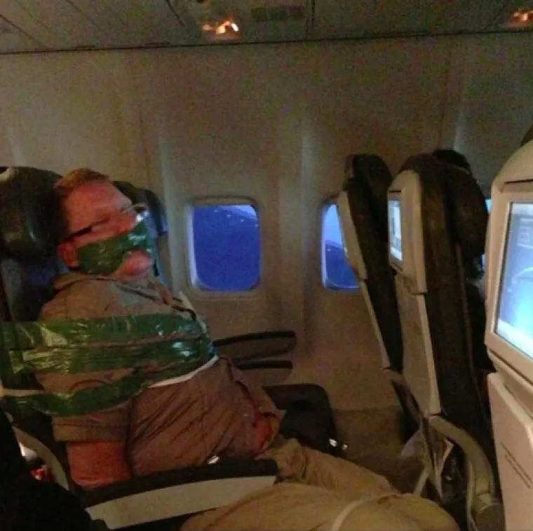 Panda u avionu? Ljudi su slikali čudne prizore u avionima koje su jednostavno morali podjeliti sa drugima