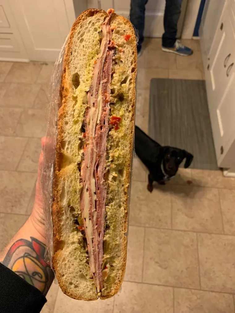 ONI BI ZA HRANU UČINILI DOSLOVNO SVE: Urnebesne fotografije pokazuju o kakvim je žicaro&scaron;ima riječ