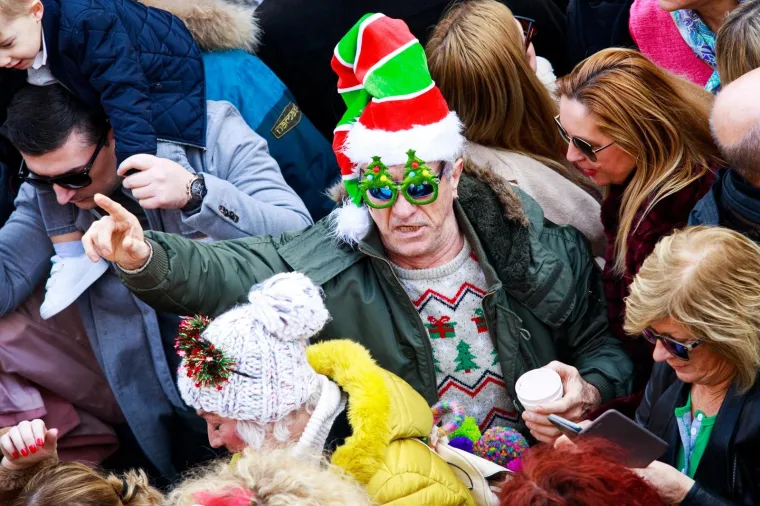 Splićani odradili generalnu probu! Pogledajte kako su proslavili doček Nove godine u 15 sati