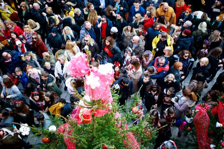 Splićani odradili generalnu probu! Pogledajte kako su proslavili doček Nove godine u 15 sati