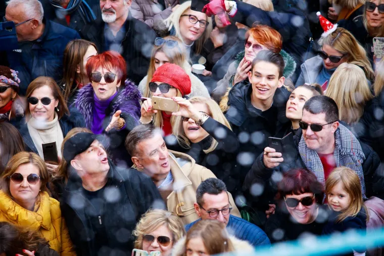 Splićani odradili generalnu probu! Pogledajte kako su proslavili doček Nove godine u 15 sati
