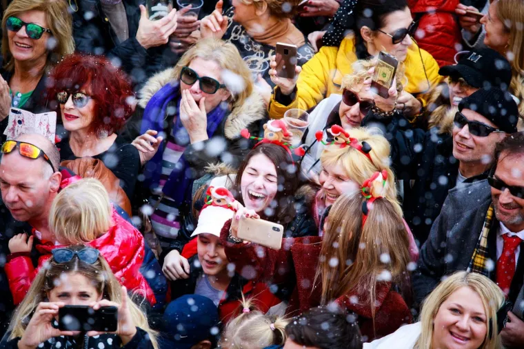 Splićani odradili generalnu probu! Pogledajte kako su proslavili doček Nove godine u 15 sati