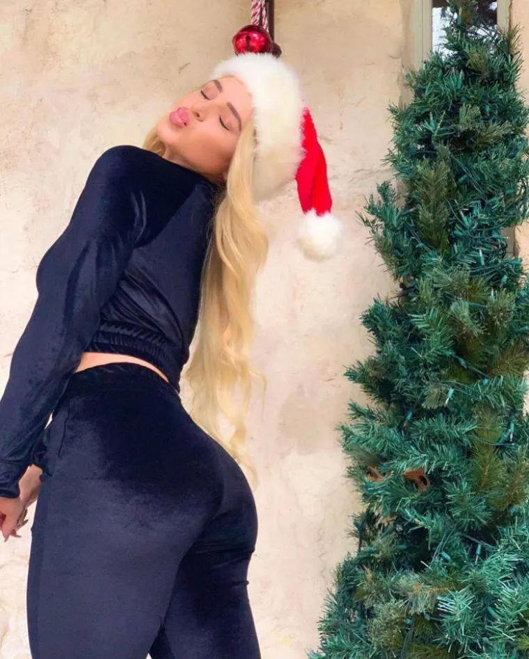 BAKA MRAZ NIKAD NIJE IZGLEDALA BOLJE: Ne znamo kako izdržava Djedica, ali nama uopće nije lako