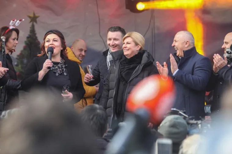 PREDSJEDNICA KOLINDA U PODNE PROSLAVILA NOVU GODINU: Pogledajte kako se opustila nakon sinoćnje naporne debate