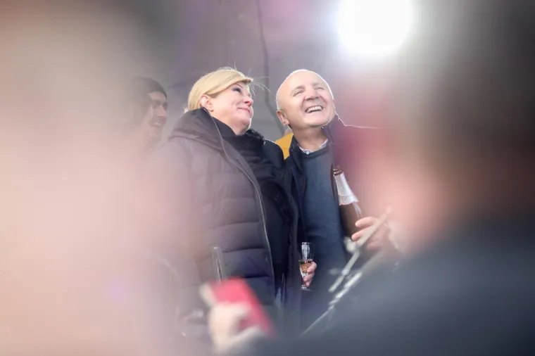 PREDSJEDNICA KOLINDA U PODNE PROSLAVILA NOVU GODINU: Pogledajte kako se opustila nakon sinoćnje naporne debate