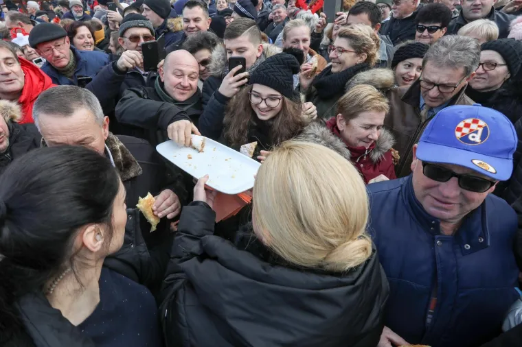 PREDSJEDNICA KOLINDA U PODNE PROSLAVILA NOVU GODINU: Pogledajte kako se opustila nakon sinoćnje naporne debate