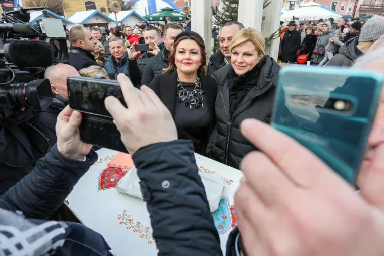 PREDSJEDNICA KOLINDA U PODNE PROSLAVILA NOVU GODINU: Pogledajte kako se opustila nakon sinoćnje naporne debate