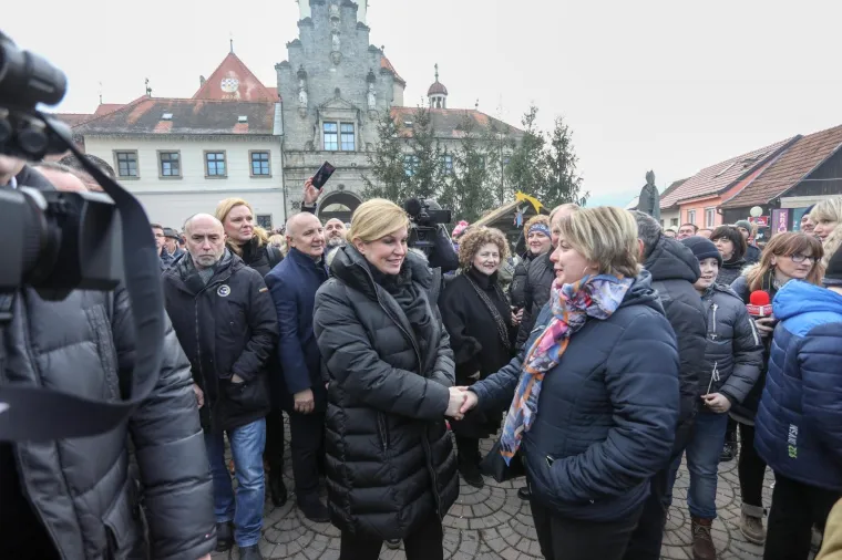 PREDSJEDNICA KOLINDA U PODNE PROSLAVILA NOVU GODINU: Pogledajte kako se opustila nakon sinoćnje naporne debate