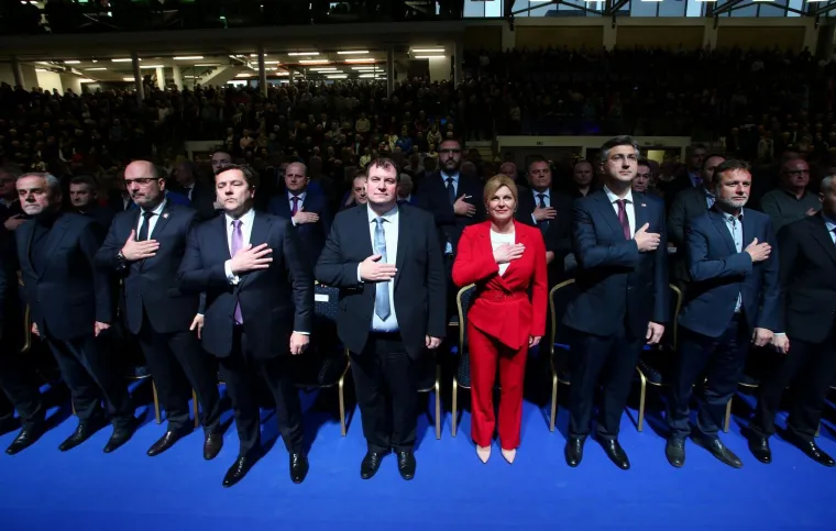 Veseli skup u Bandićevoj utvrdi: Red pjesme, red plesa pa govora... Dobrog raspoloženja nije manjkalo