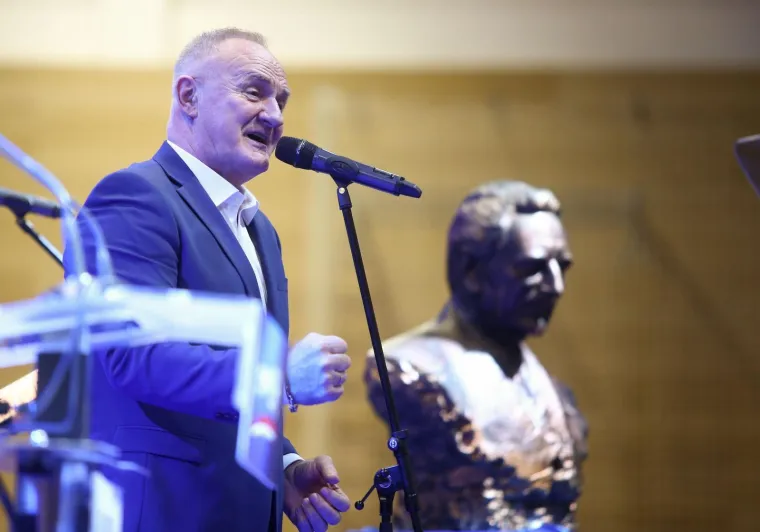 Veseli skup u Bandićevoj utvrdi: Red pjesme, red plesa pa govora... Dobrog raspoloženja nije manjkalo