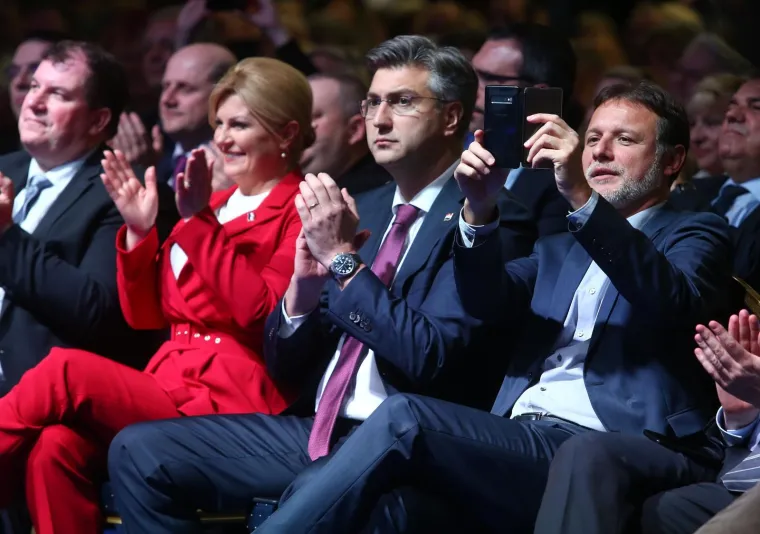 Veseli skup u Bandićevoj utvrdi: Red pjesme, red plesa pa govora... Dobrog raspoloženja nije manjkalo