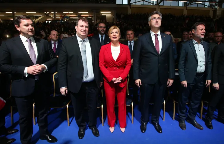 Veseli skup u Bandićevoj utvrdi: Red pjesme, red plesa pa govora... Dobrog raspoloženja nije manjkalo