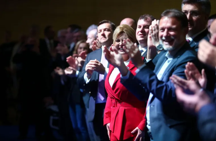 Veseli skup u Bandićevoj utvrdi: Red pjesme, red plesa pa govora... Dobrog raspoloženja nije manjkalo