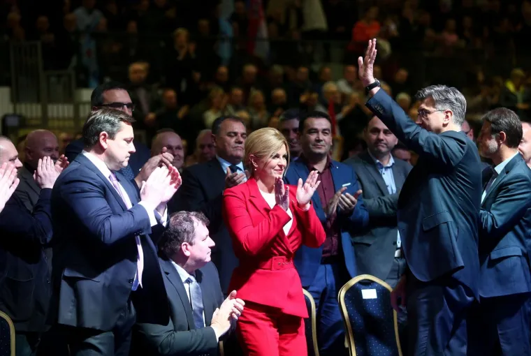 Veseli skup u Bandićevoj utvrdi: Red pjesme, red plesa pa govora... Dobrog raspoloženja nije manjkalo