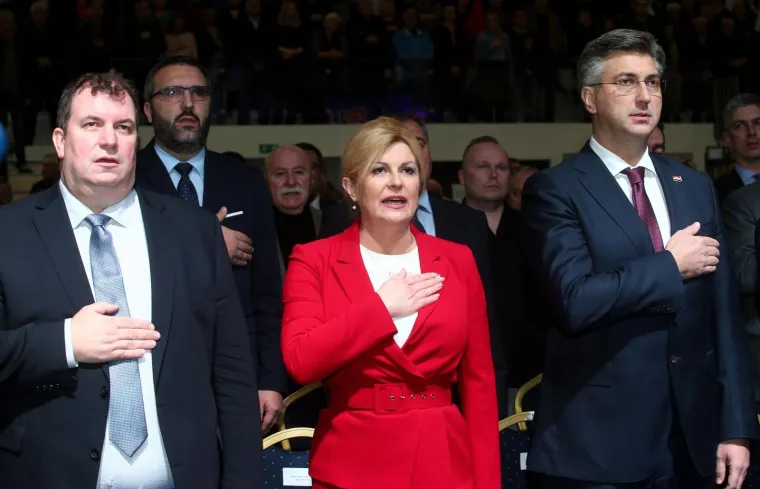 Veseli skup u Bandićevoj utvrdi: Red pjesme, red plesa pa govora... Dobrog raspoloženja nije manjkalo