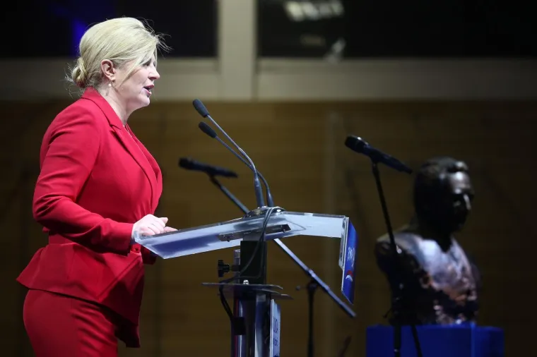 Veseli skup u Bandićevoj utvrdi: Red pjesme, red plesa pa govora... Dobrog raspoloženja nije manjkalo