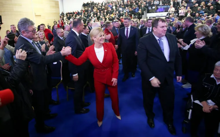 Veseli skup u Bandićevoj utvrdi: Red pjesme, red plesa pa govora... Dobrog raspoloženja nije manjkalo