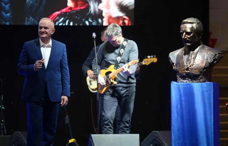 Veseli skup u Bandićevoj utvrdi: Red pjesme, red plesa pa govora... Dobrog raspoloženja nije manjkalo