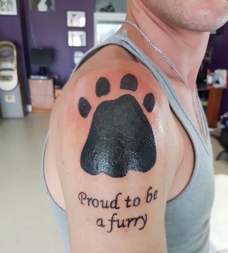 NEKE LO&Scaron;E ODABIRE NI 2020. NEĆE IZBRISATI: Oni imaju najgore tetovaže ikad, a &scaron;to jo&scaron; tužnije, ne izgledaju kao da se kaju