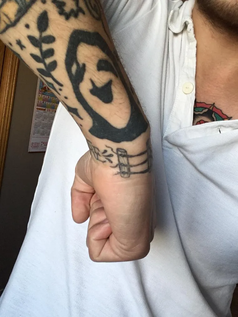 NEKE LO&Scaron;E ODABIRE NI 2020. NEĆE IZBRISATI: Oni imaju najgore tetovaže ikad, a &scaron;to jo&scaron; tužnije, ne izgledaju kao da se kaju
