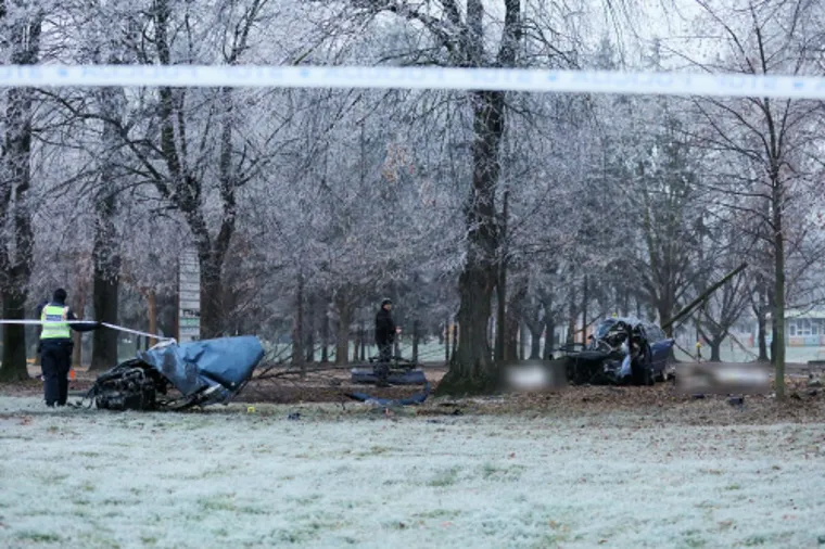 Strava u Osijeku: Tri osobe poginule u sudaru, auto smrskan do neprepoznatljivosti