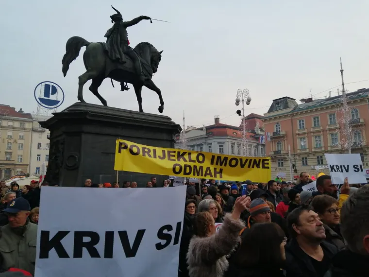 Milan Bandić na novom udaru prosvjednika: 'I Zagreb svog Sanadera ima! Kriv si!'