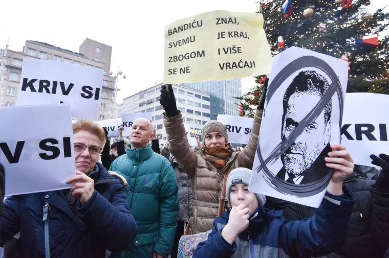 Milan Bandić na novom udaru prosvjednika: 'I Zagreb svog Sanadera ima! Kriv si!'