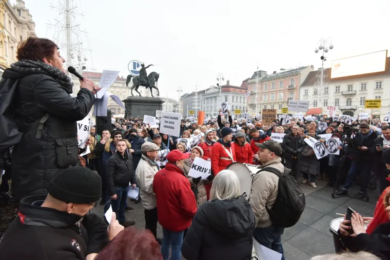 Milan Bandić na novom udaru prosvjednika: 'I Zagreb svog Sanadera ima! Kriv si!'