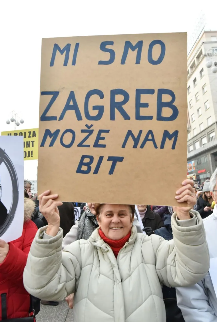 Milan Bandić na novom udaru prosvjednika: 'I Zagreb svog Sanadera ima! Kriv si!'