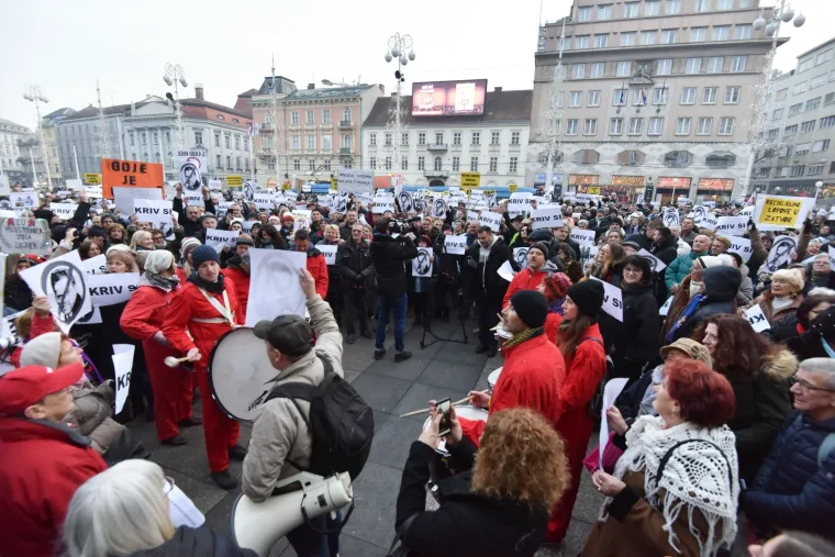 Milan Bandić na novom udaru prosvjednika: 'I Zagreb svog Sanadera ima! Kriv si!'