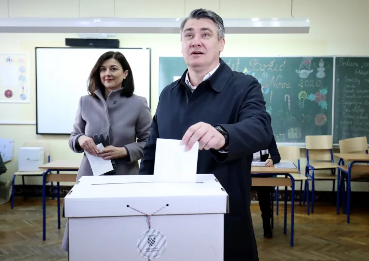 Milanović na glasovanje došao sa suprugom Sanjom: Muškarac ga opako verbalno napao ispred birališta