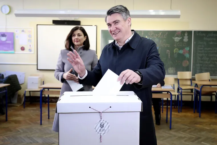 Milanović na glasovanje došao sa suprugom Sanjom: Muškarac ga opako verbalno napao ispred birališta